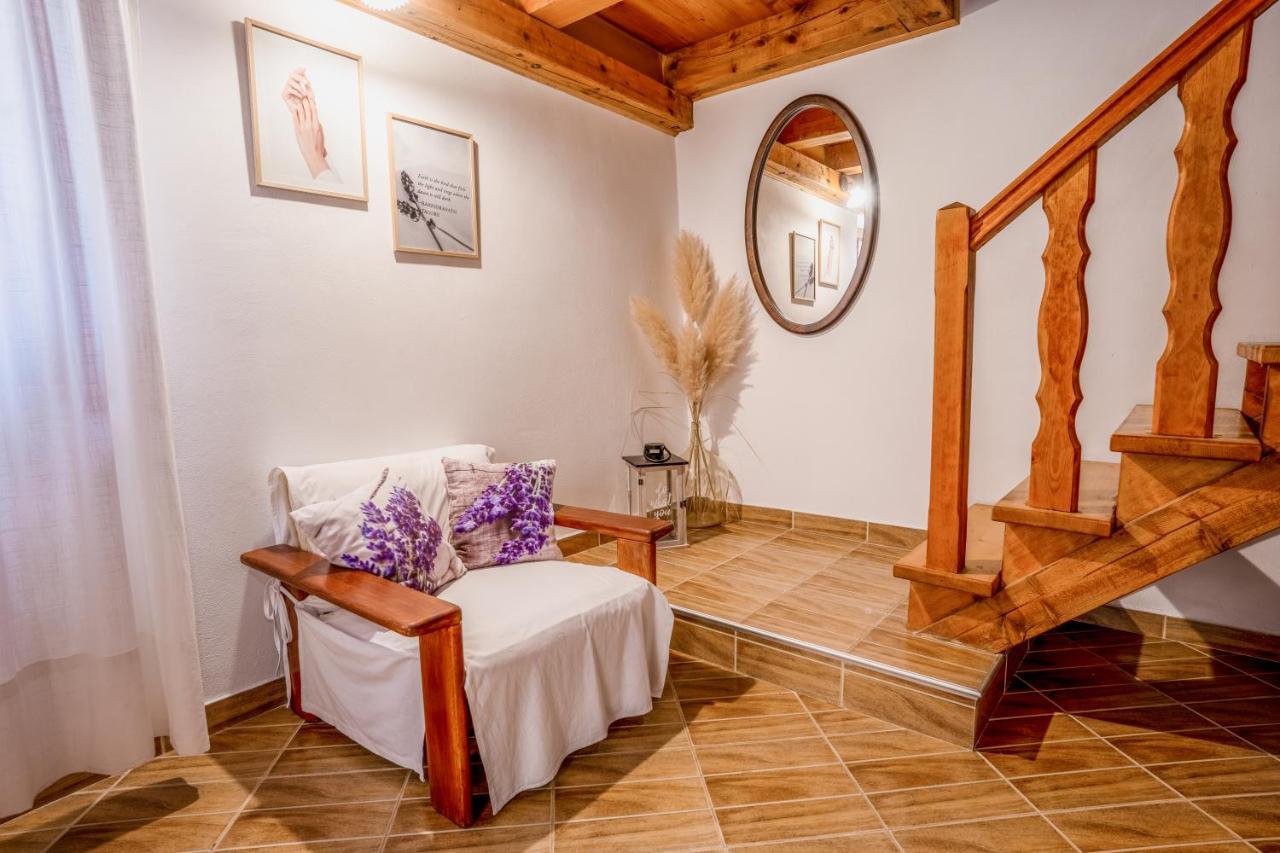 Lavanda Sveti Lovreč Pazenatički Buitenkant foto