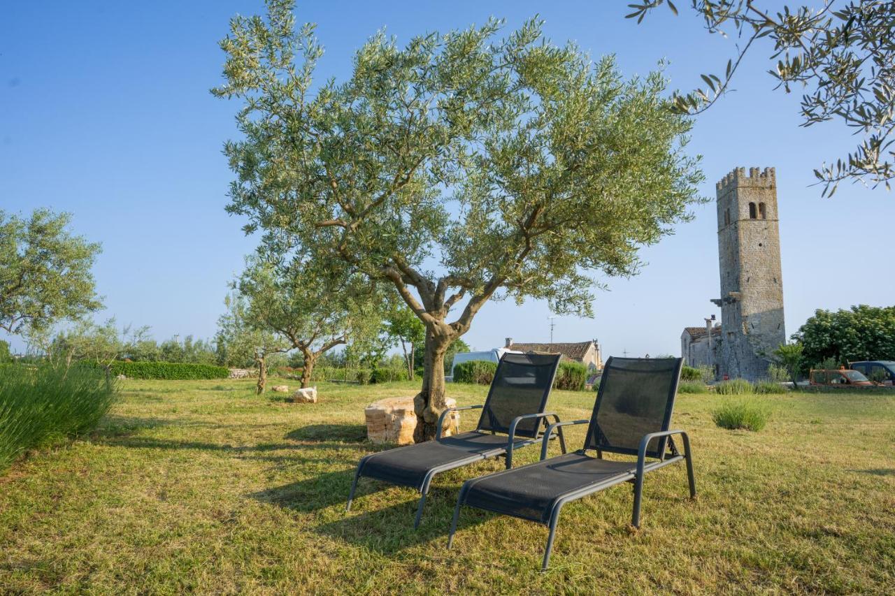 Lavanda Sveti Lovreč Pazenatički Buitenkant foto