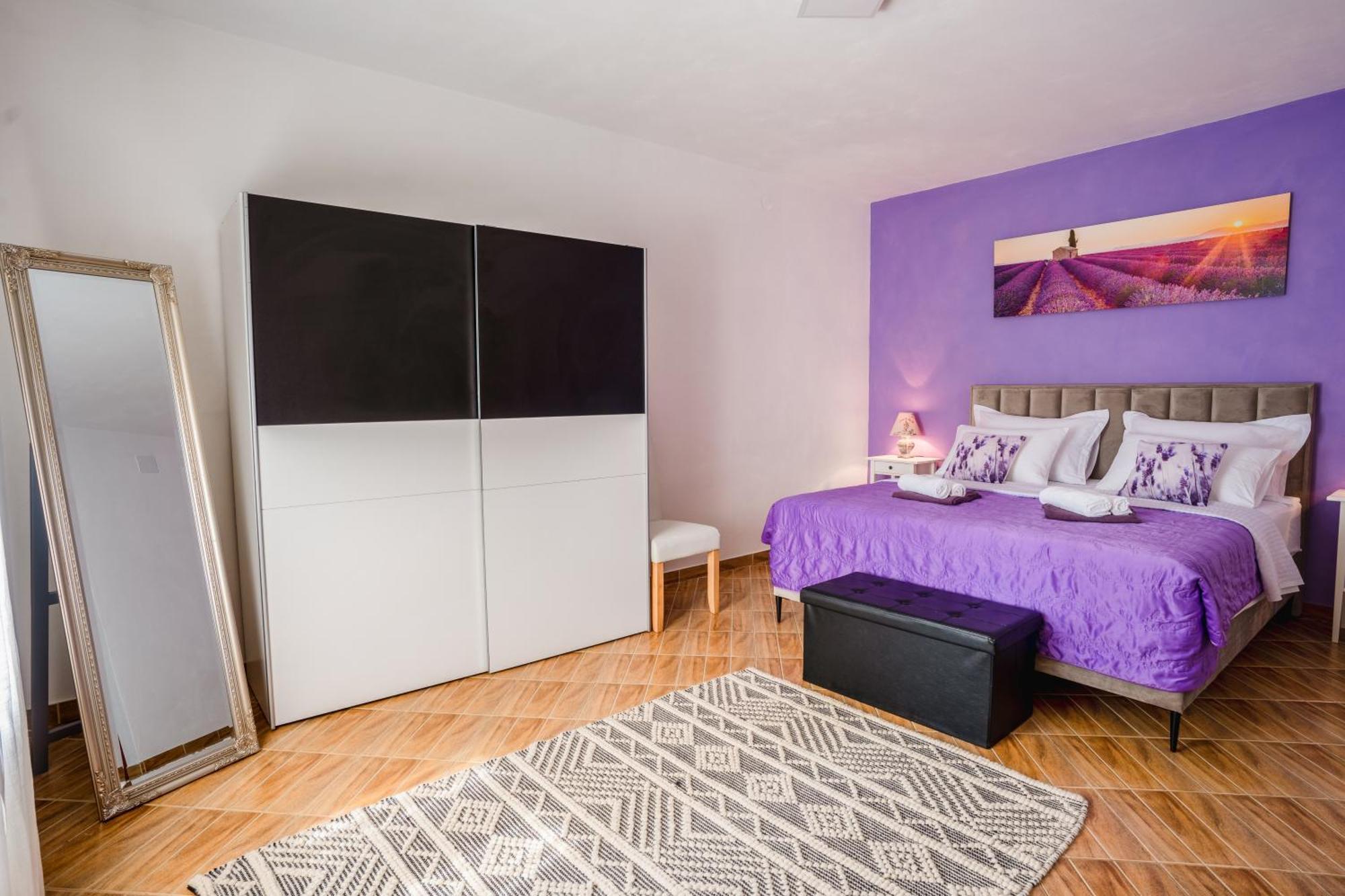 Lavanda Sveti Lovreč Pazenatički Kamer foto